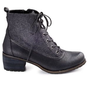 Aetrex Skylar Black Ankle Boots